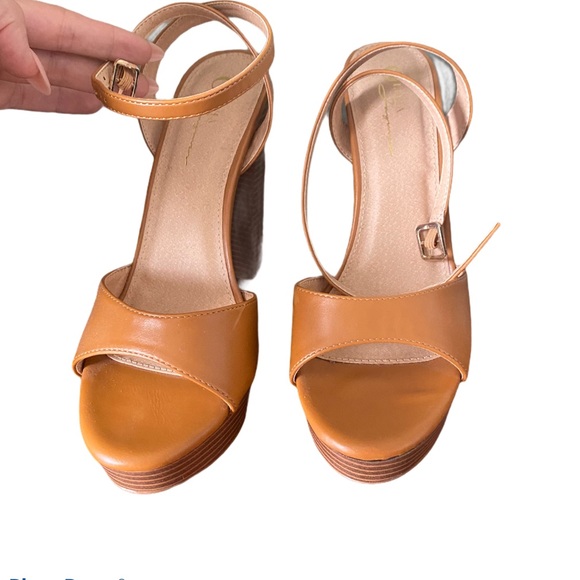 Open Toe Chunky 6” Heels - Picture 3 of 9